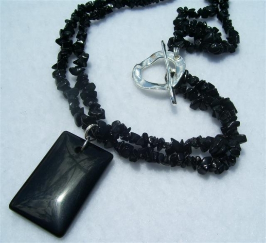 Elegant Midnight Necklace